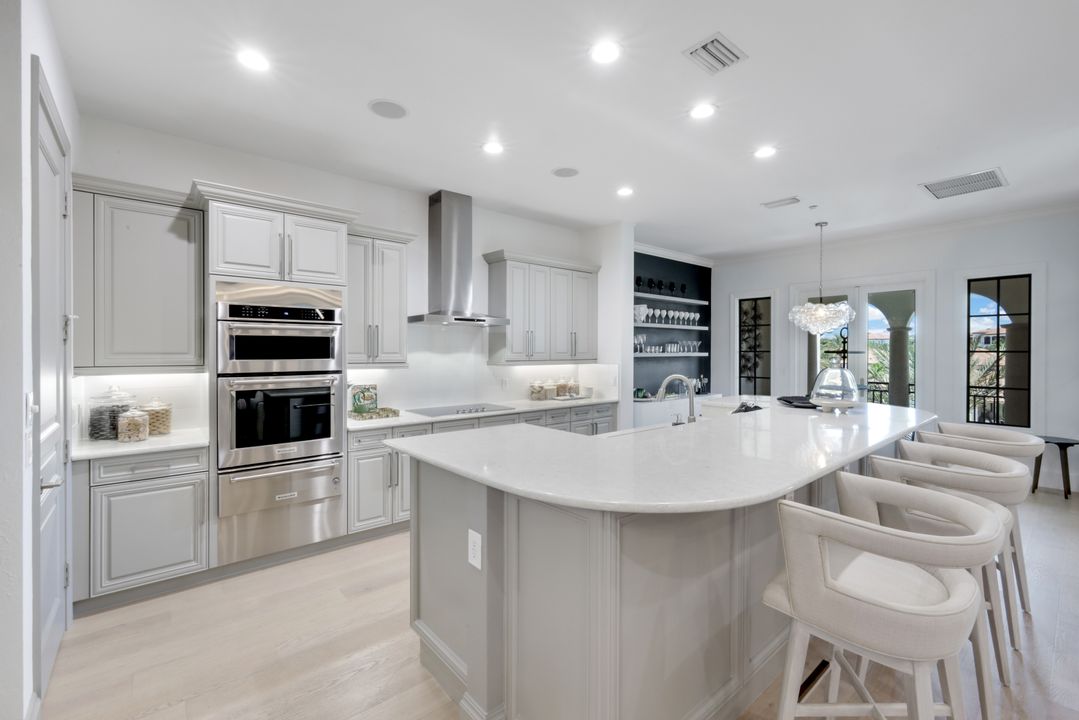 16653 Toscana Cir #704, Naples, FL 34110