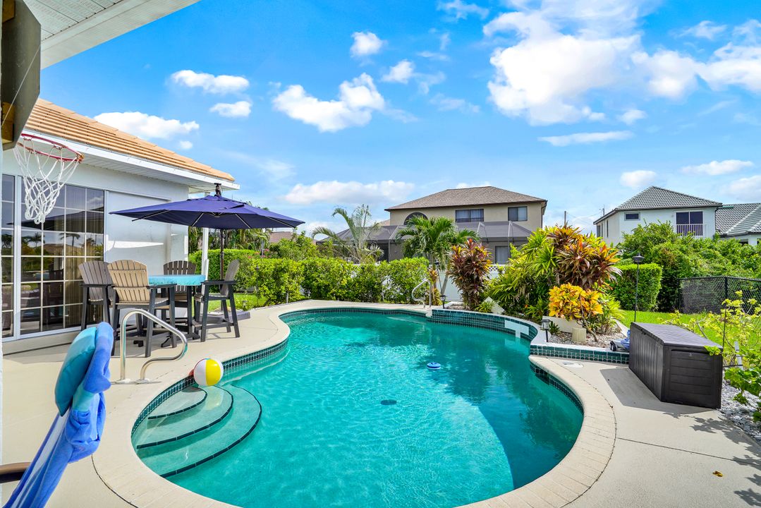 2210 Cape Coral Pkwy W, Cape Coral, FL 33914