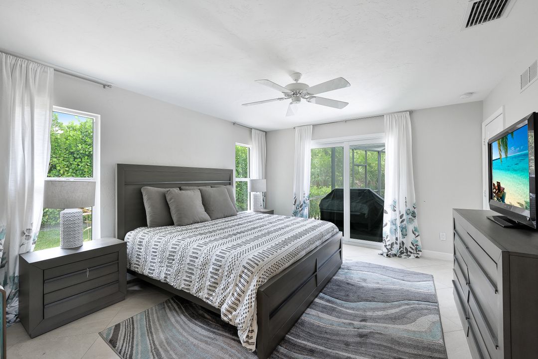 9949 Winchester Wood, Naples, FL 34109