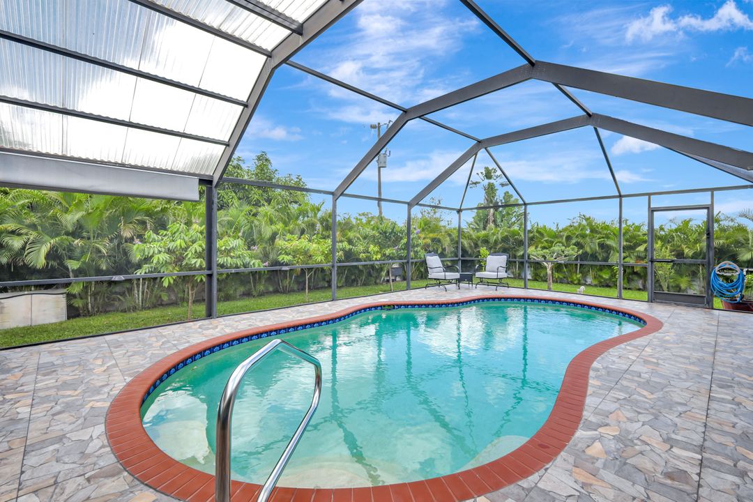 831 SW 17th Terrace, Cape Coral, FL 33991