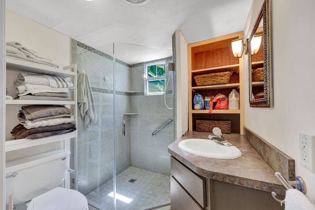 522 Menton Ln, Naples, FL 34112