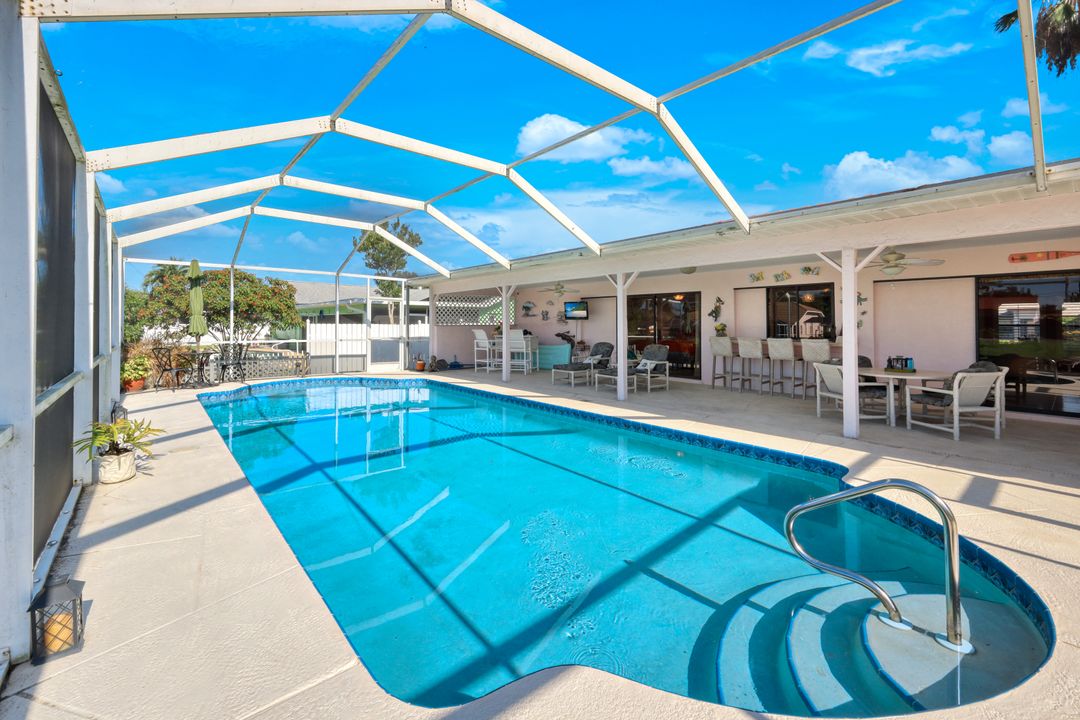 212 Kamal Pkwy, Cape Coral, FL 33904