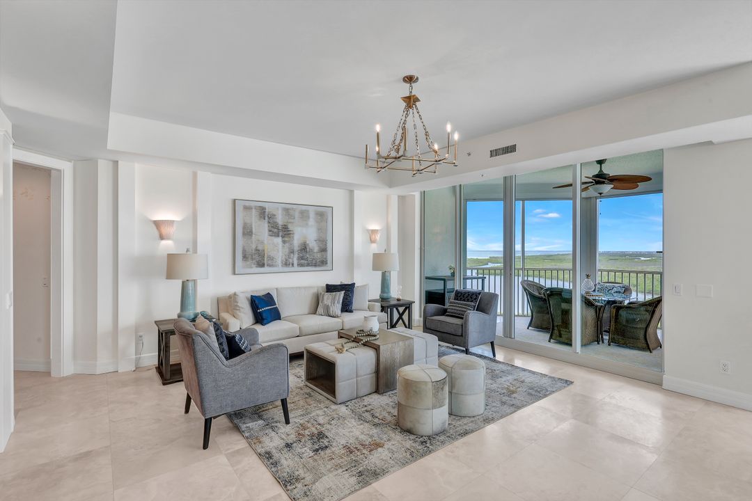 295 Grande Way #1406, Naples, FL 34110