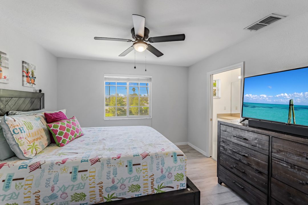 10026 Pacific Pines Ave, Fort Myers, FL 33966