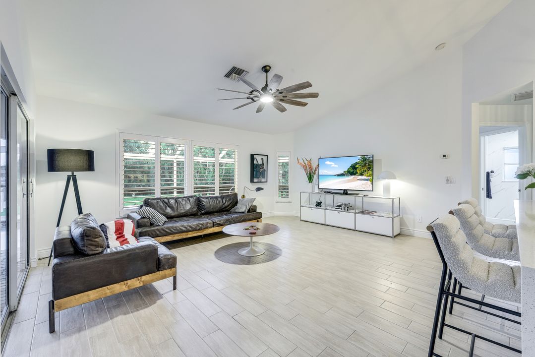 4913 SW 17th Pl, Cape Coral, FL 33914