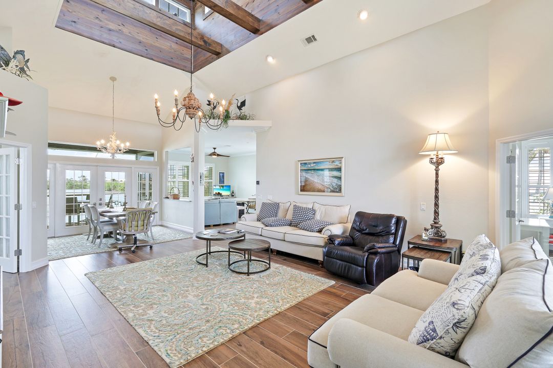 418 Panay Ave, Naples, FL 34113