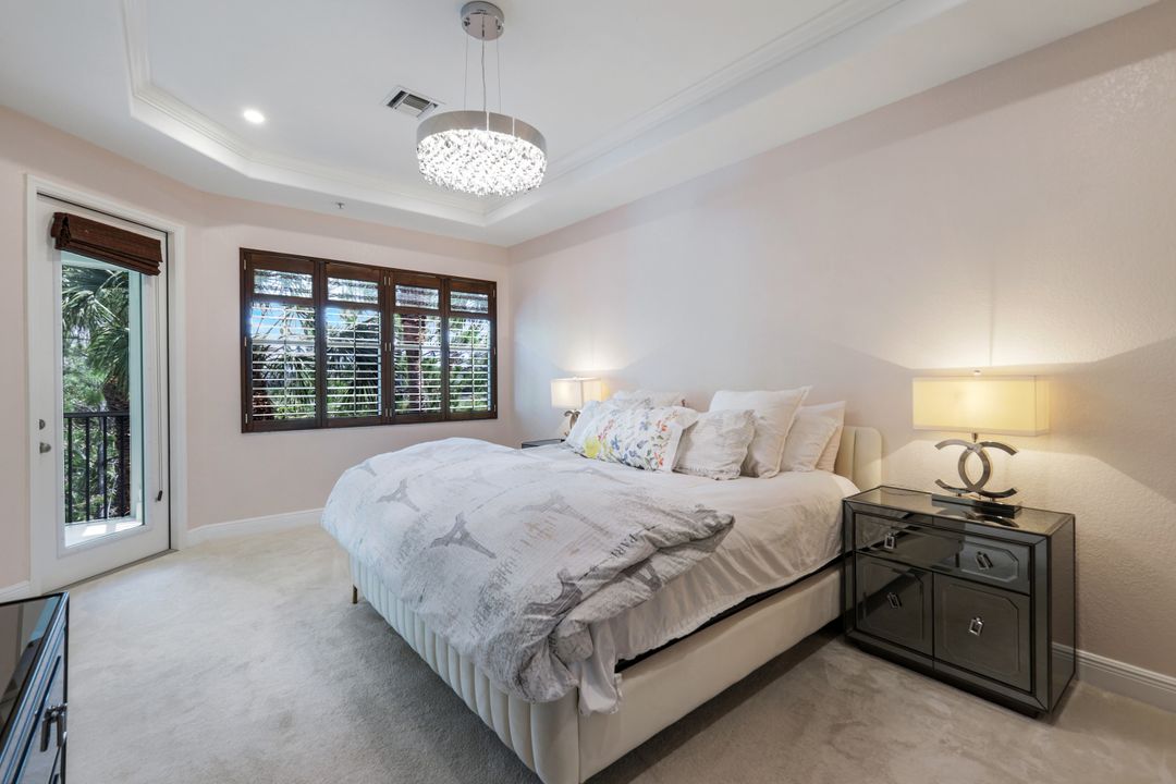 12858 Carrington Cir #201, Naples, FL 34105