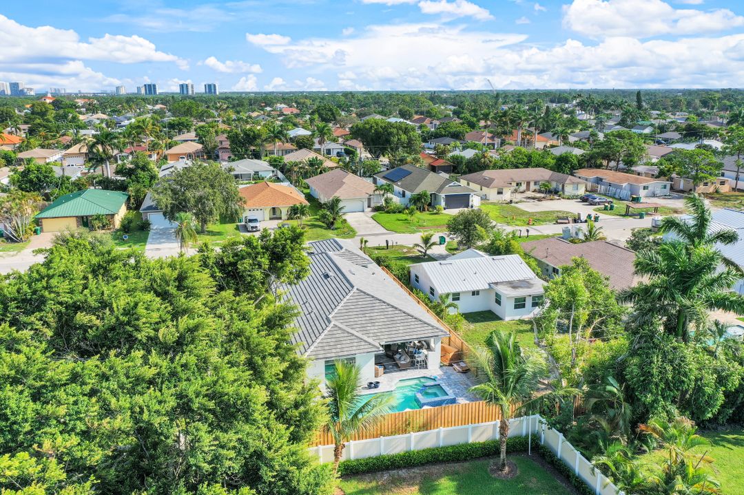 662 105th Ave N, Naples, FL 34108