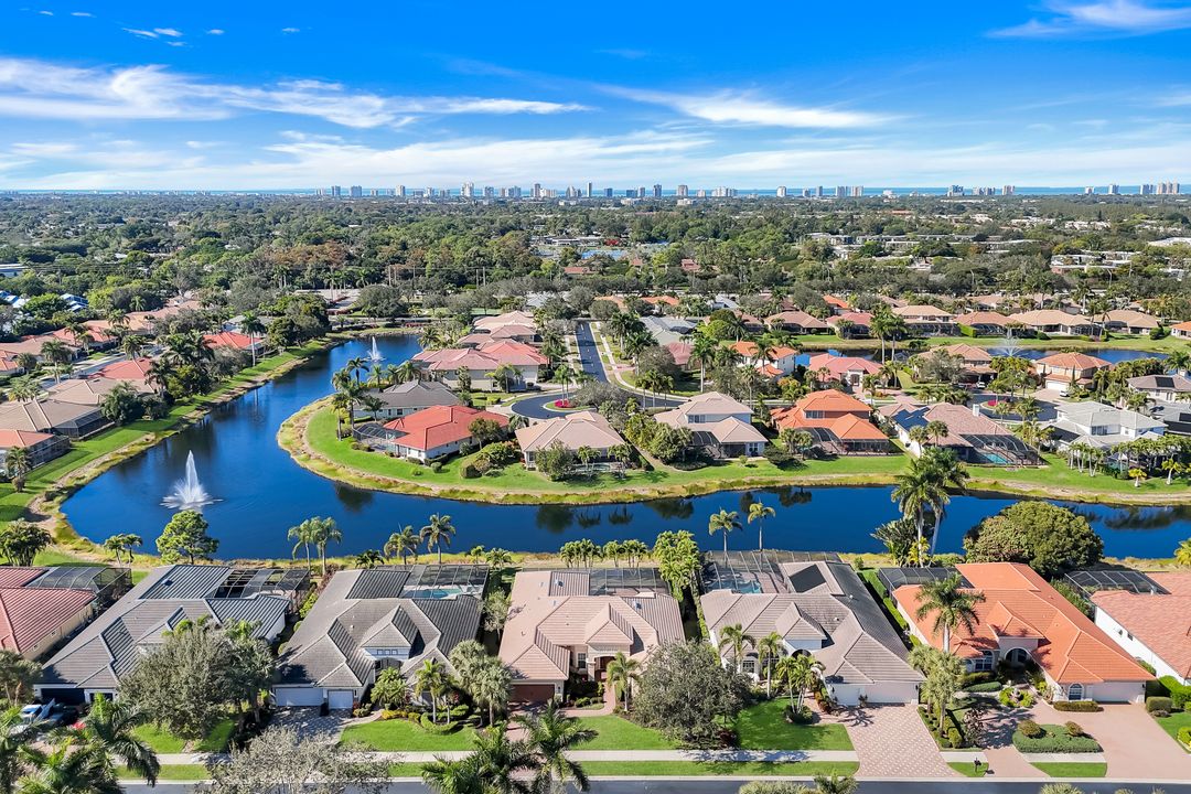 4963 Rustic Oaks Cir, Naples, FL 34105