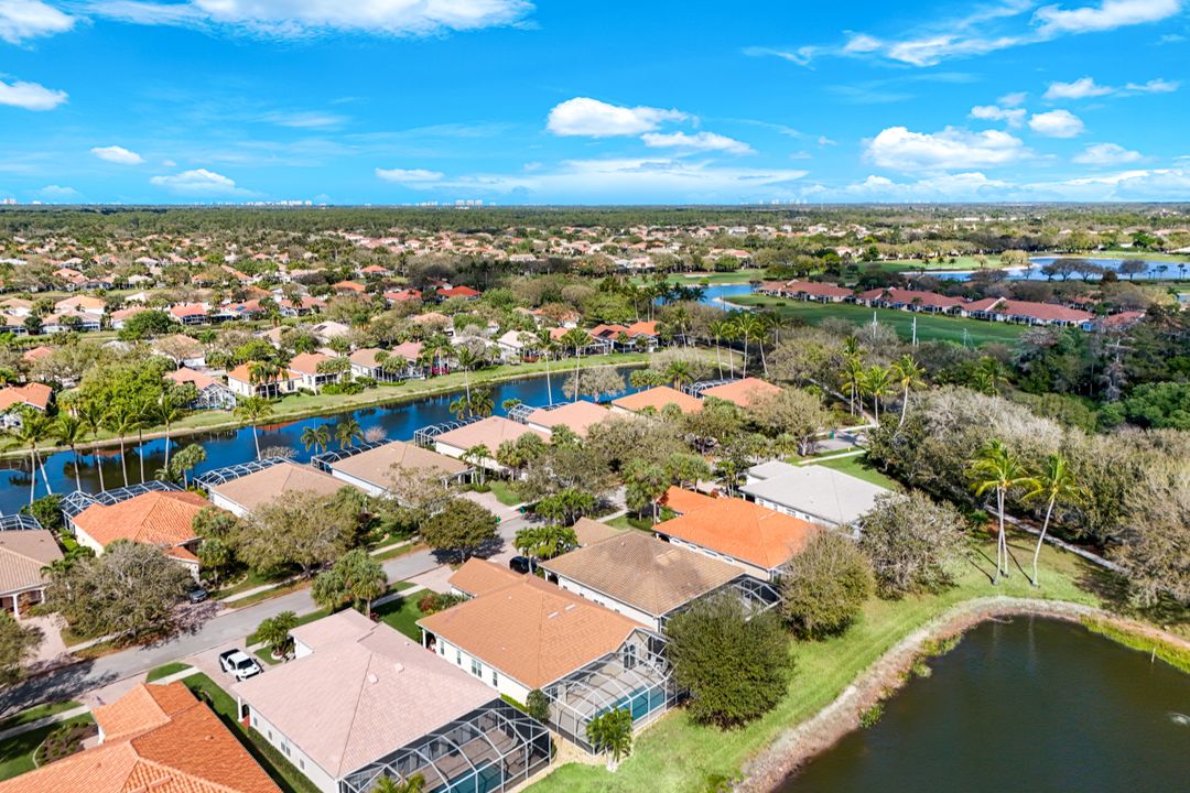 4322 Queen Elizabeth Way, Naples, FL 34119