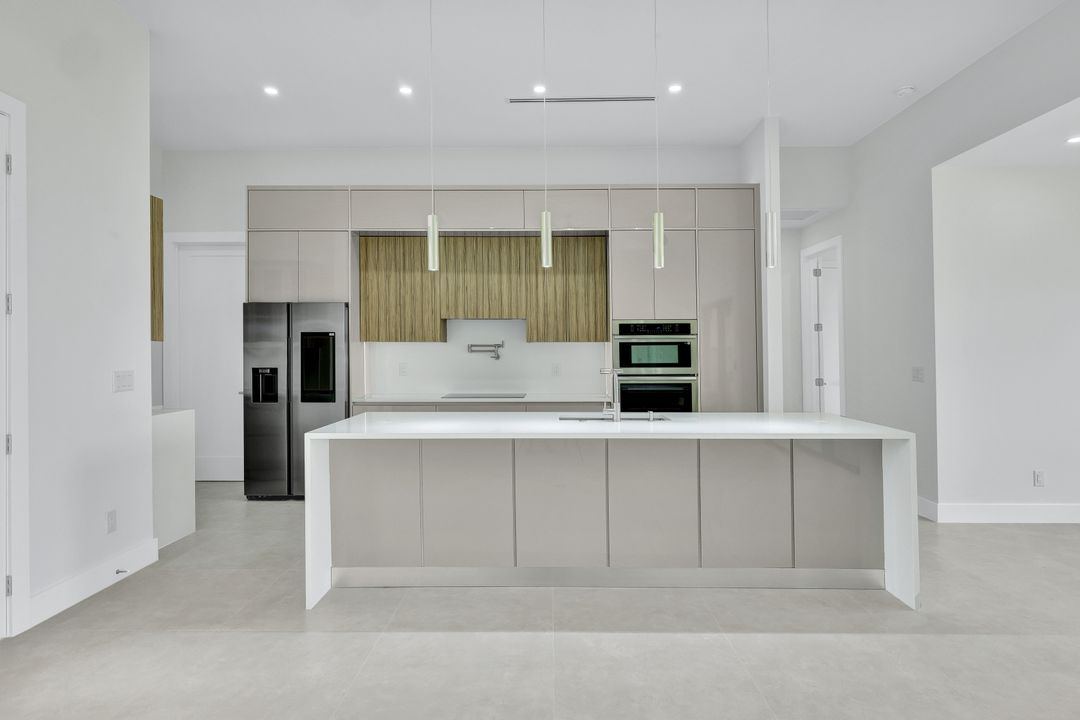 1901 NW 27th St, Cape Coral, FL 33993