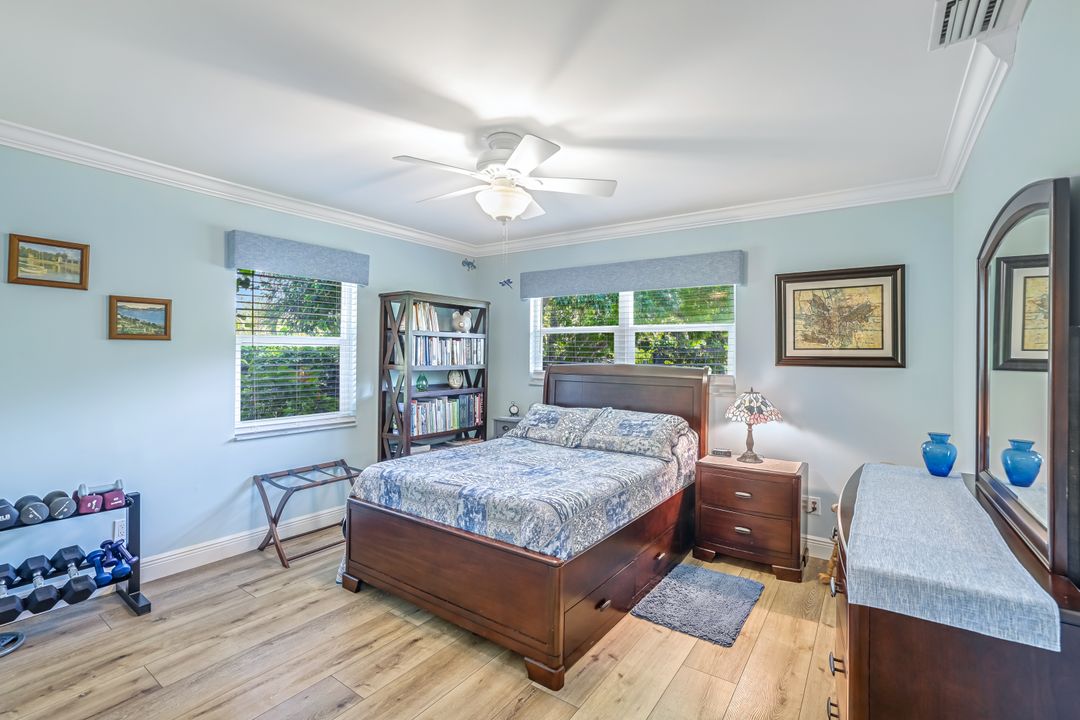 401 Panay Ave, Naples, FL 34113