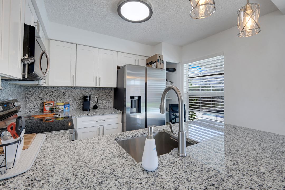 1307 SW 43rd Ln, Cape Coral, FL 33914