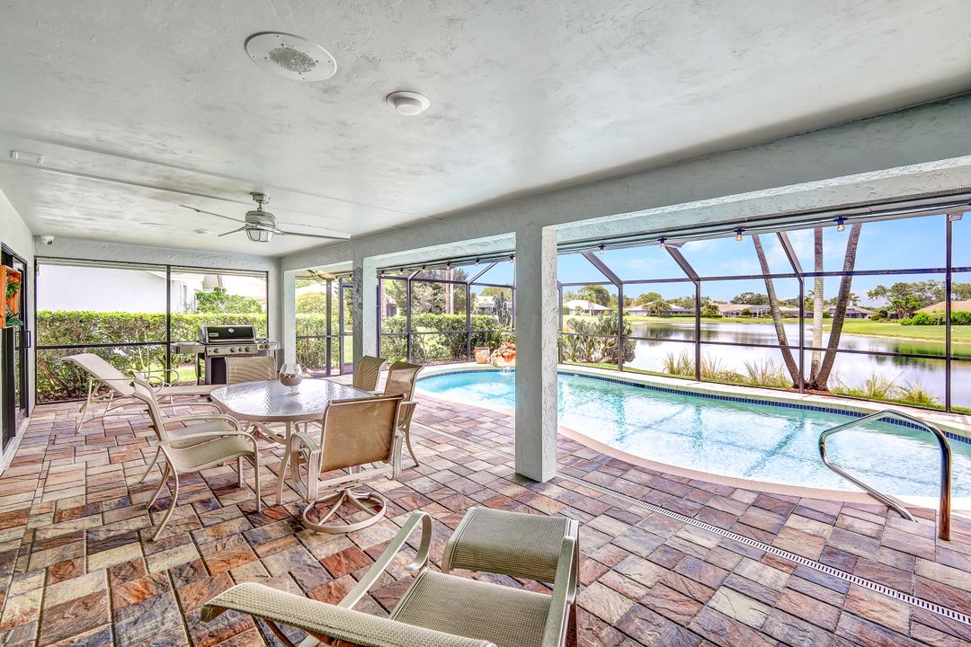 9534 Campbell Cir, Naples, FL 34109