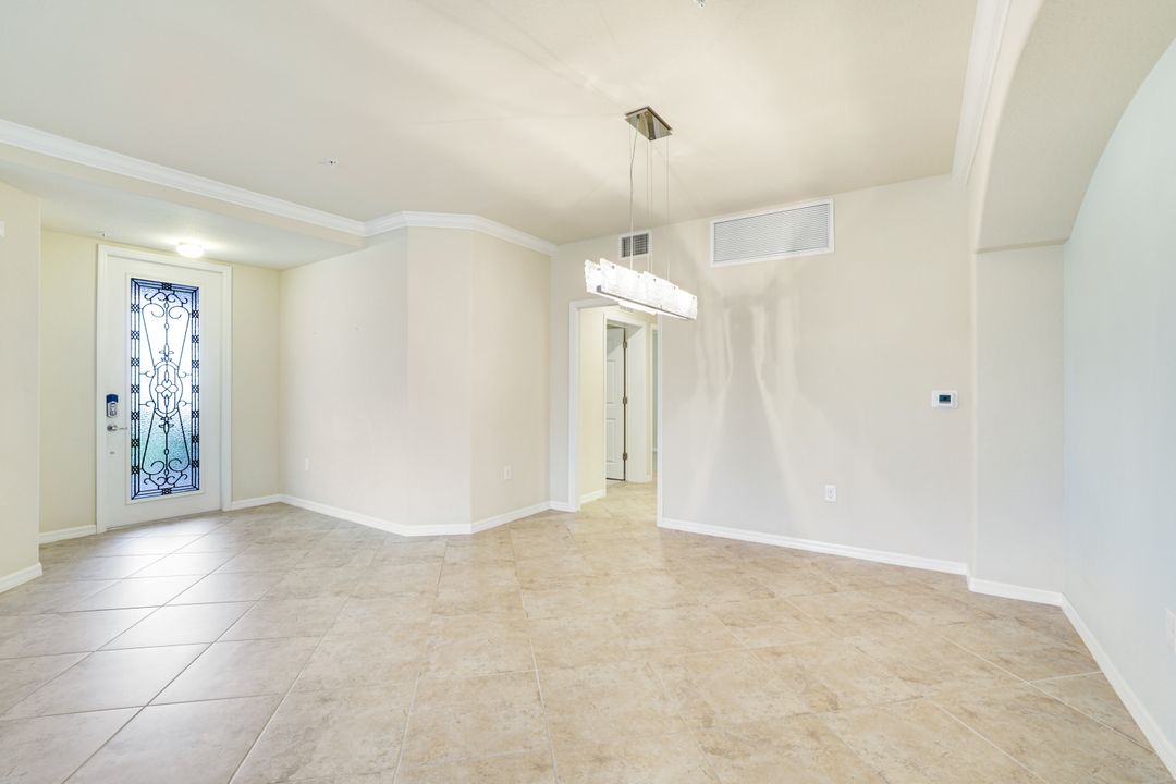 3165 Aviamar Cir #102, Naples, FL 34114
