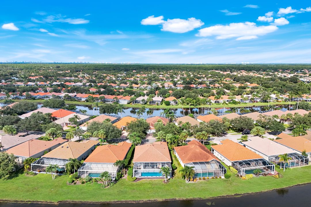 4338 Queen Elizabeth Way, Naples, FL 34119