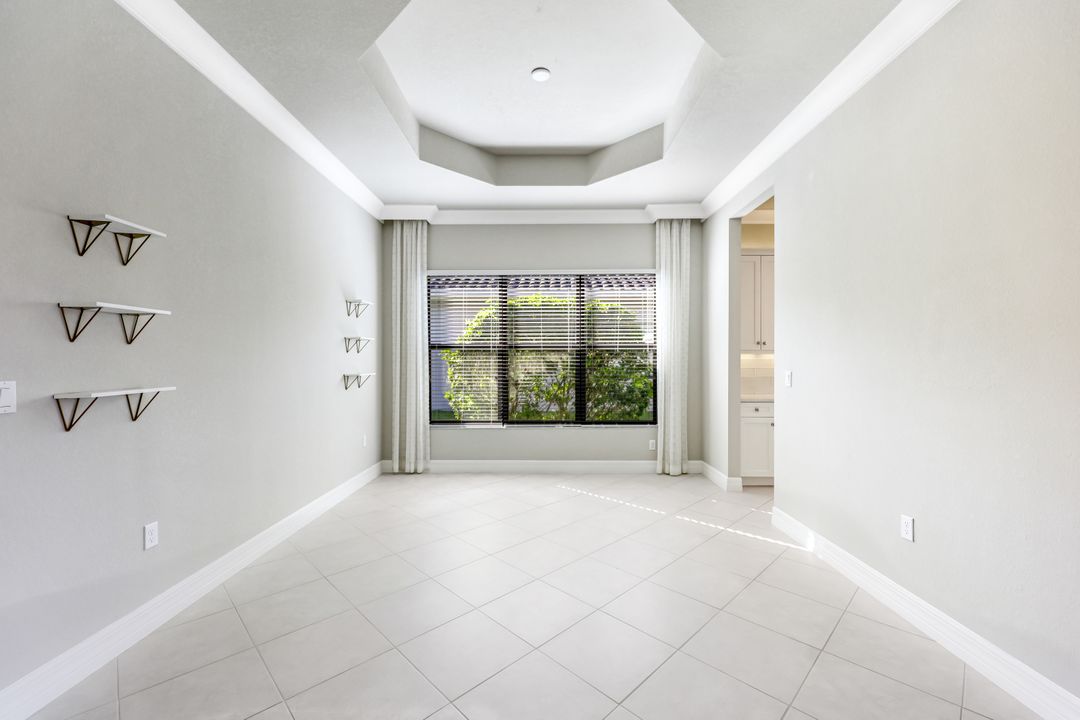 4426 Caldera Cir, Naples, FL 34119