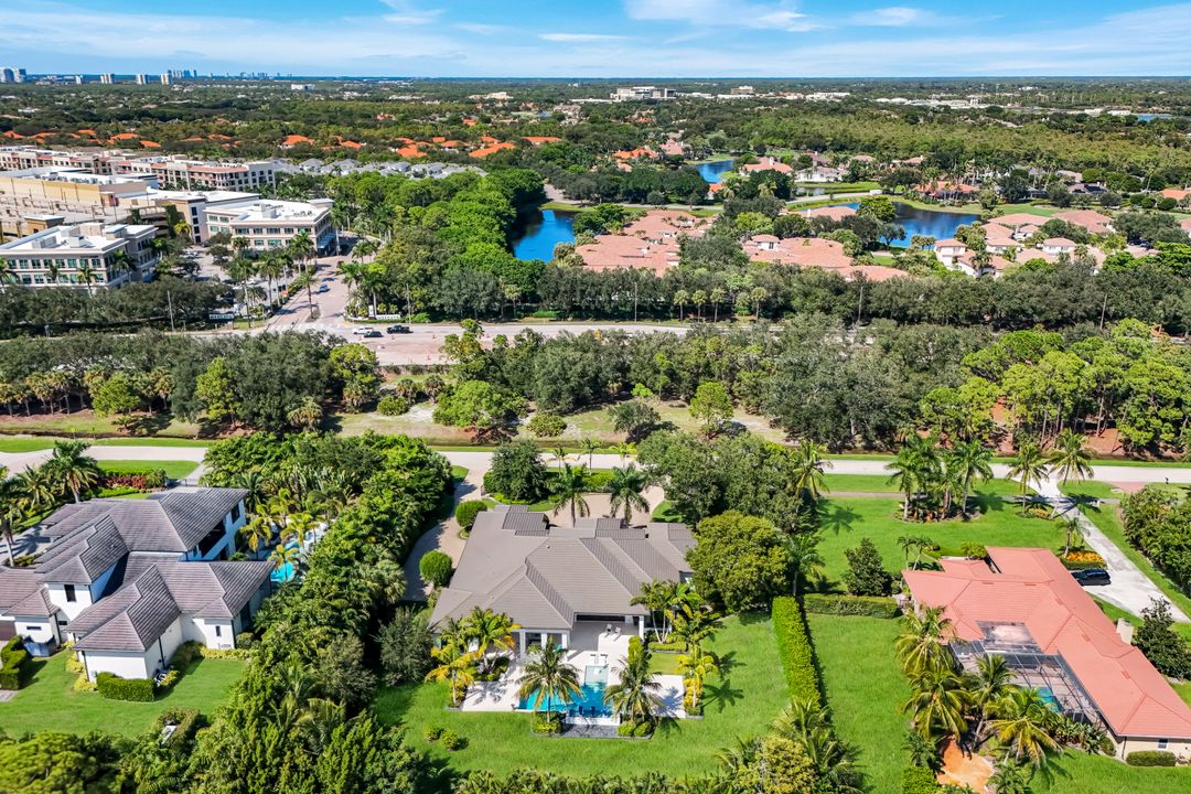 112 Hickory Rd, Naples, FL 34108