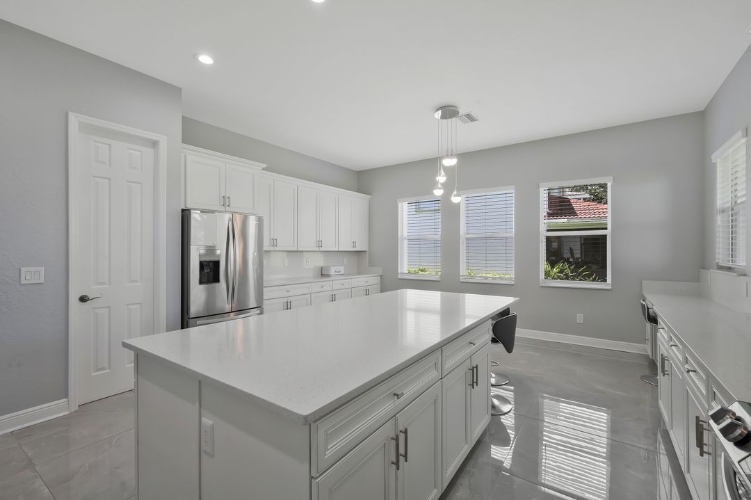 1711 Sarazen Pl, Naples, FL 34120