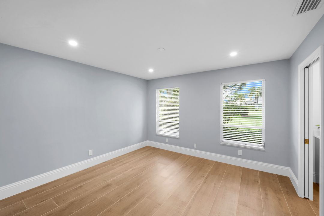 12888 Valewood Dr, Naples, FL 34119