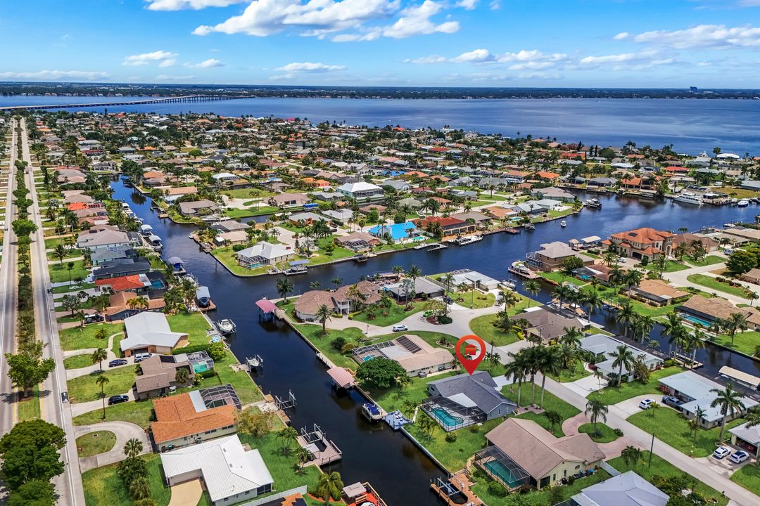 2107 SE 25th Terrace, Cape Coral, FL 33904