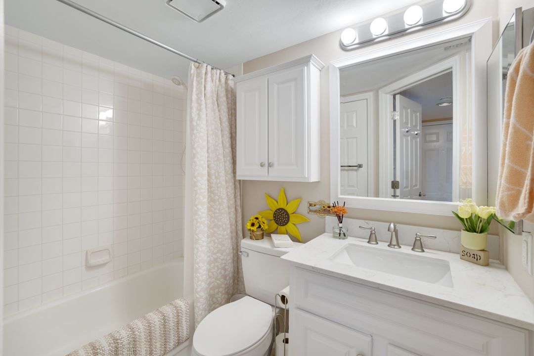 1335 Mainsail Dr #1304, Naples, FL 34114