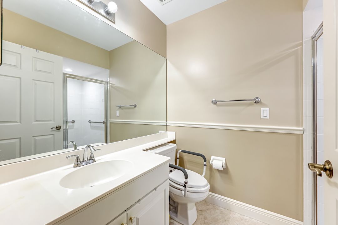 2041 Crestview Way, Naples, FL 34119