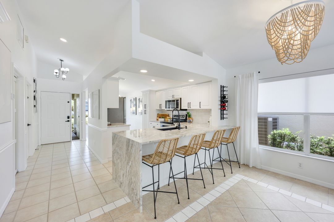 1588 Weybridge Cir, Naples, FL 34110