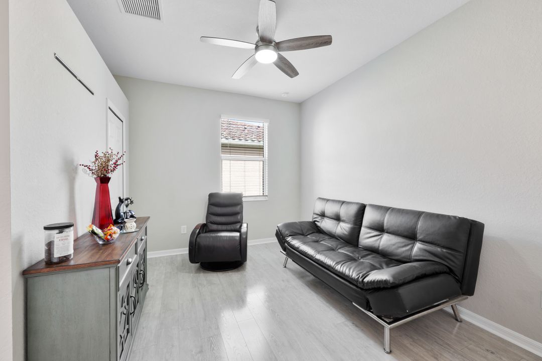 2028 Wellington St, Naples, FL 34120