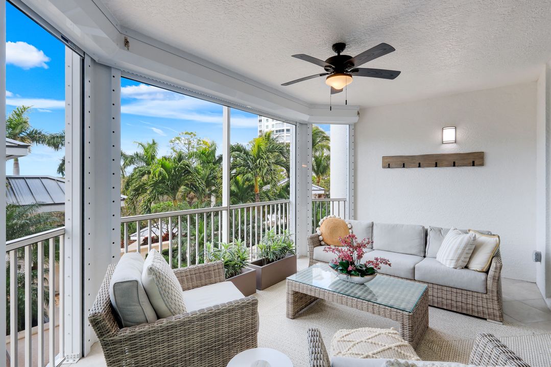 325 Dunes Blvd #204, Naples, FL 34110