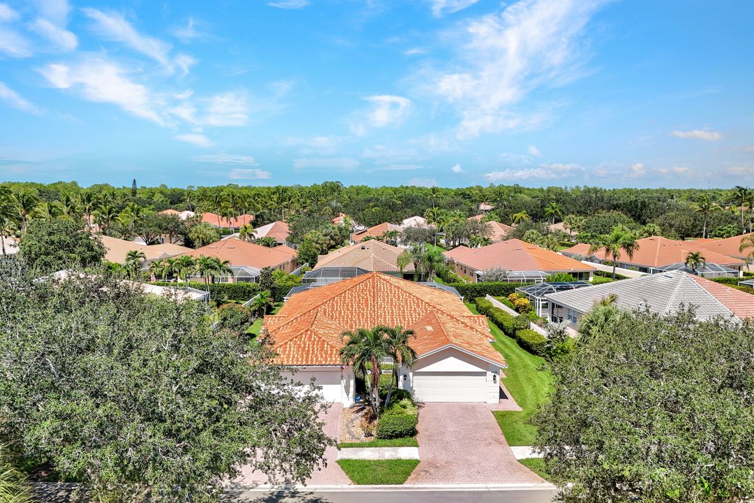5011 Kingston Way, Naples, FL 34119