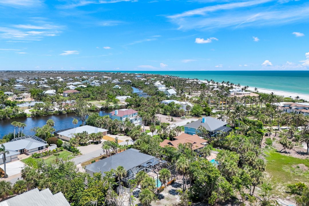 1043 Blue Heron Dr, Sanibel, FL 33957