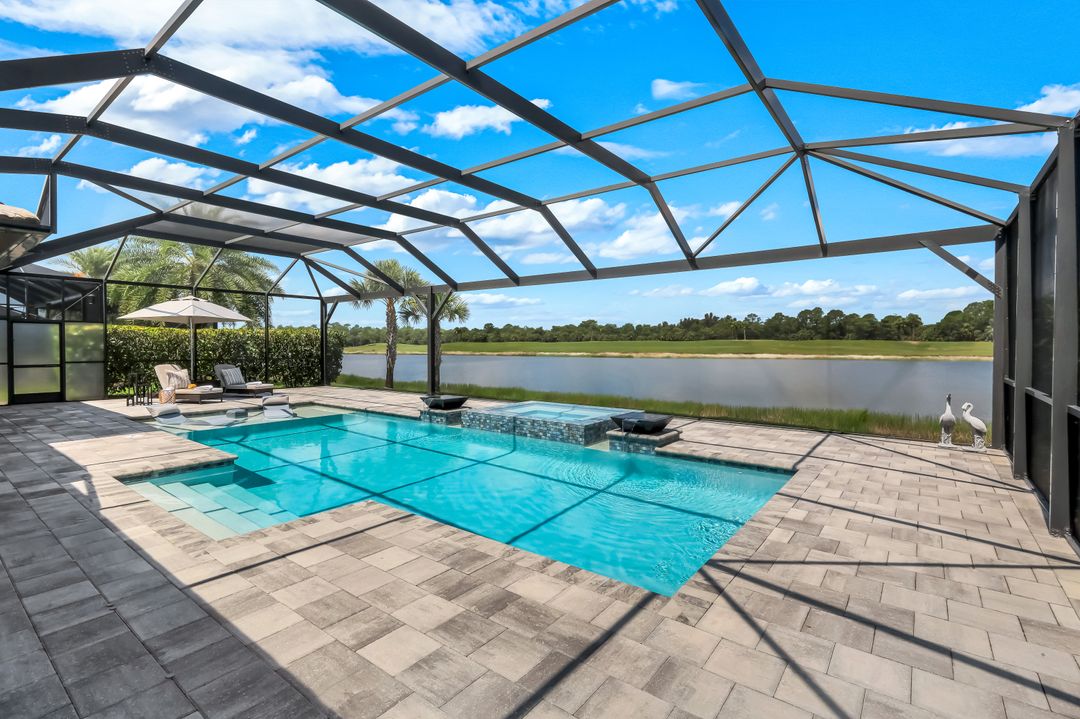 9577 Everglades Dr, Naples, FL 34120