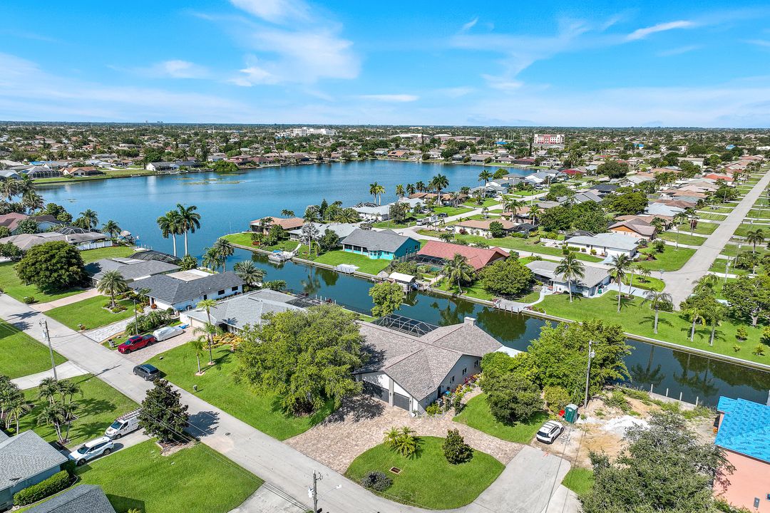 204 SE 20th Pl, Cape Coral, FL 33990