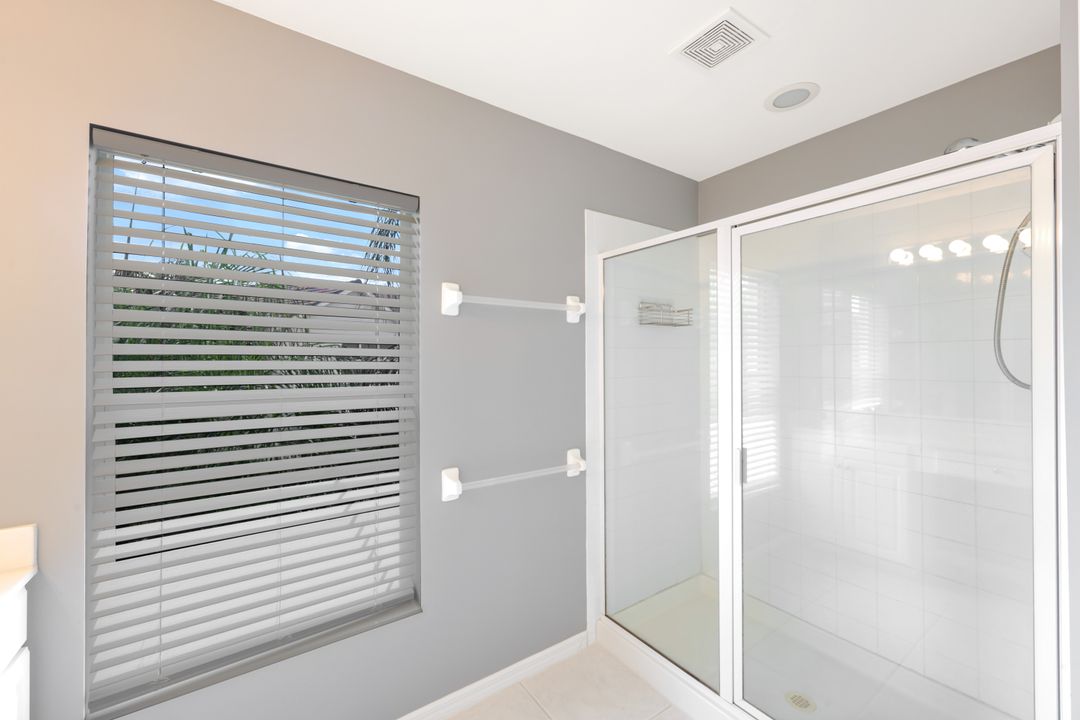 1088 Oxford Ln #48, Naples, FL 34105