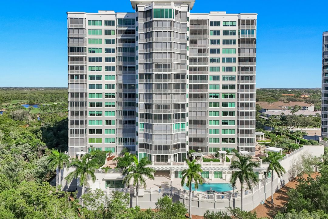 265 Indies Way #302, Naples, FL 34110