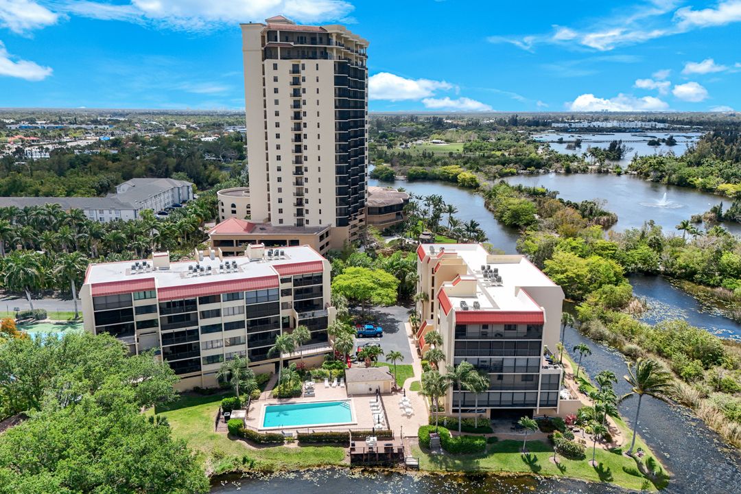 7119 Lakeridge View Court #302, Fort Myers, FL 33907