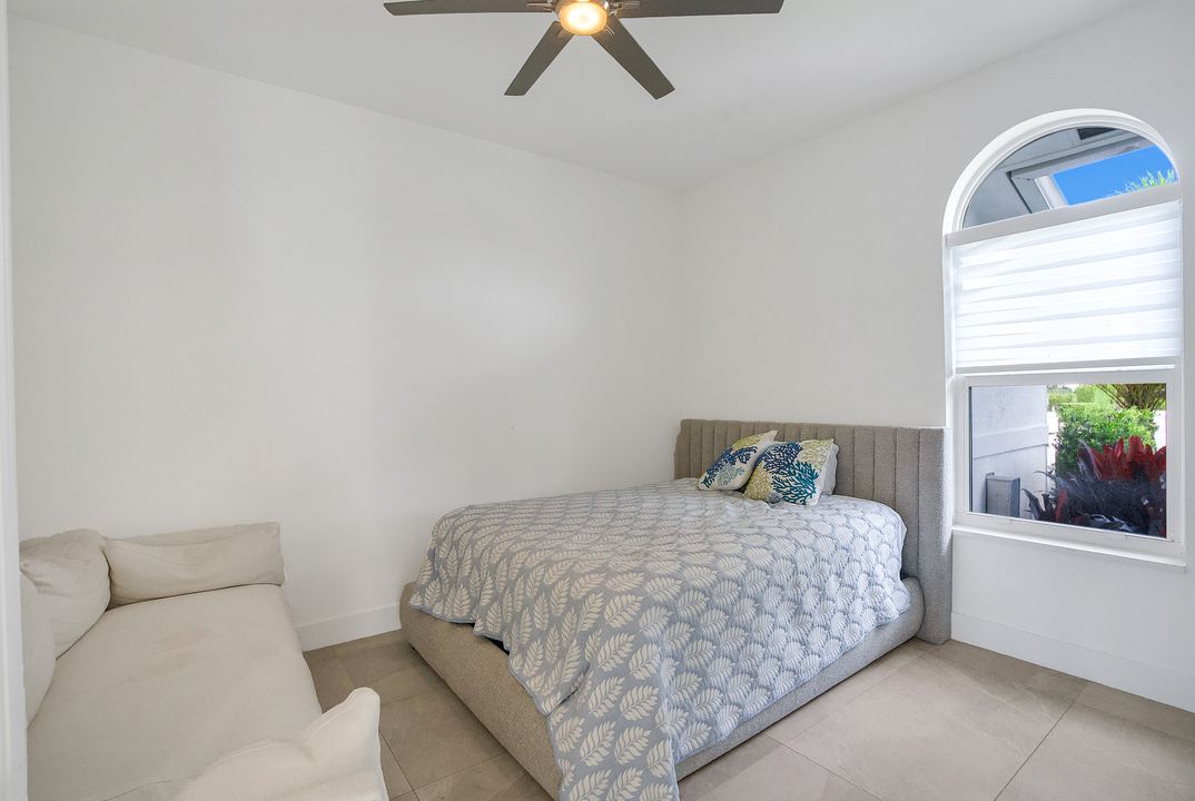 1002 Lake Shore Dr, Delray Beach, FL 33444