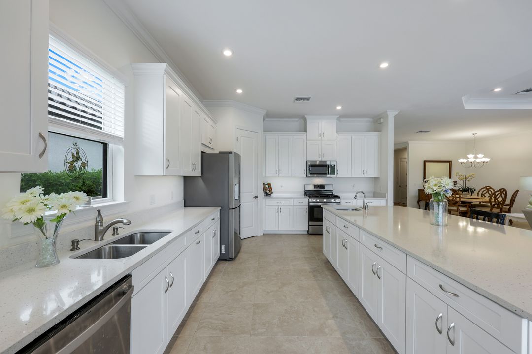 11641 Canal Grande Dr, Miromar Lakes, FL 33913