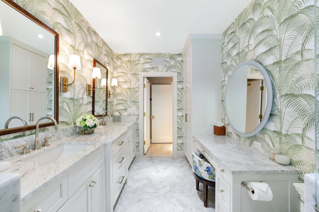 642 6th Ave N, Naples, FL 34102