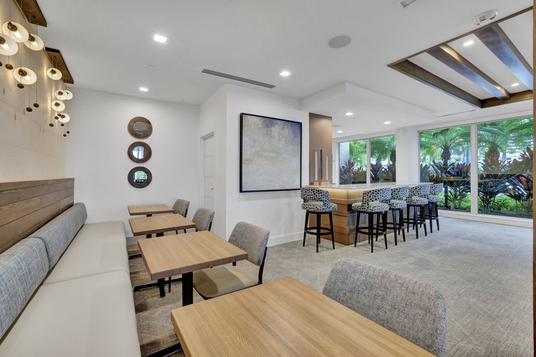 4051 Gulf Shore Blvd N #600, Naples, FL 34103