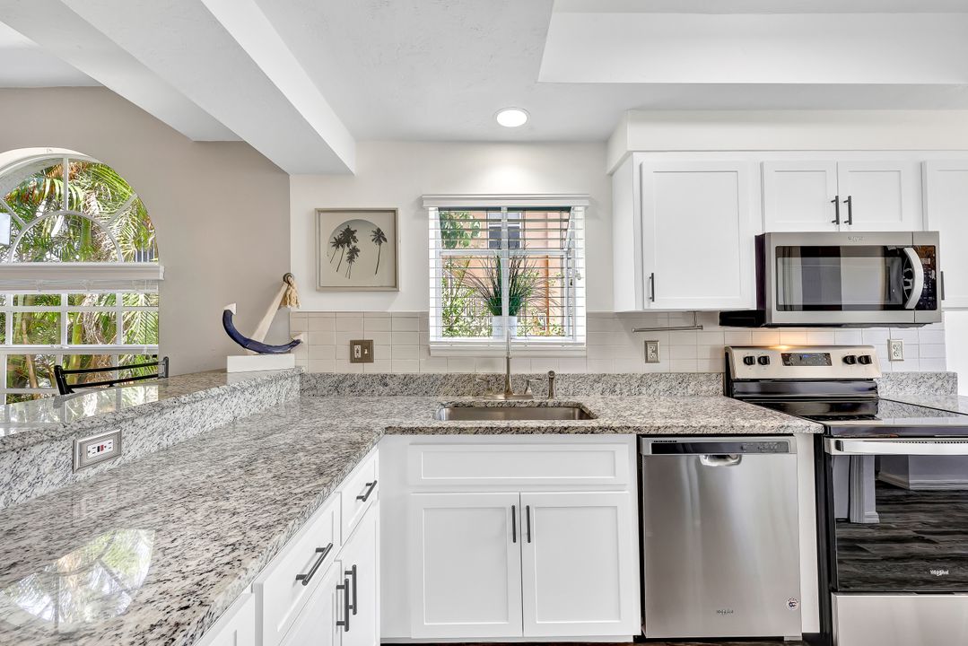 3819 SE 11th Pl, Cape Coral, FL 33904