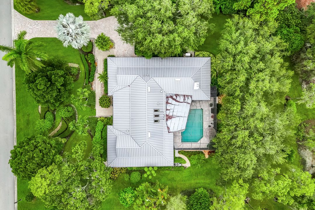 13024 Valewood Dr, Naples, FL 34119