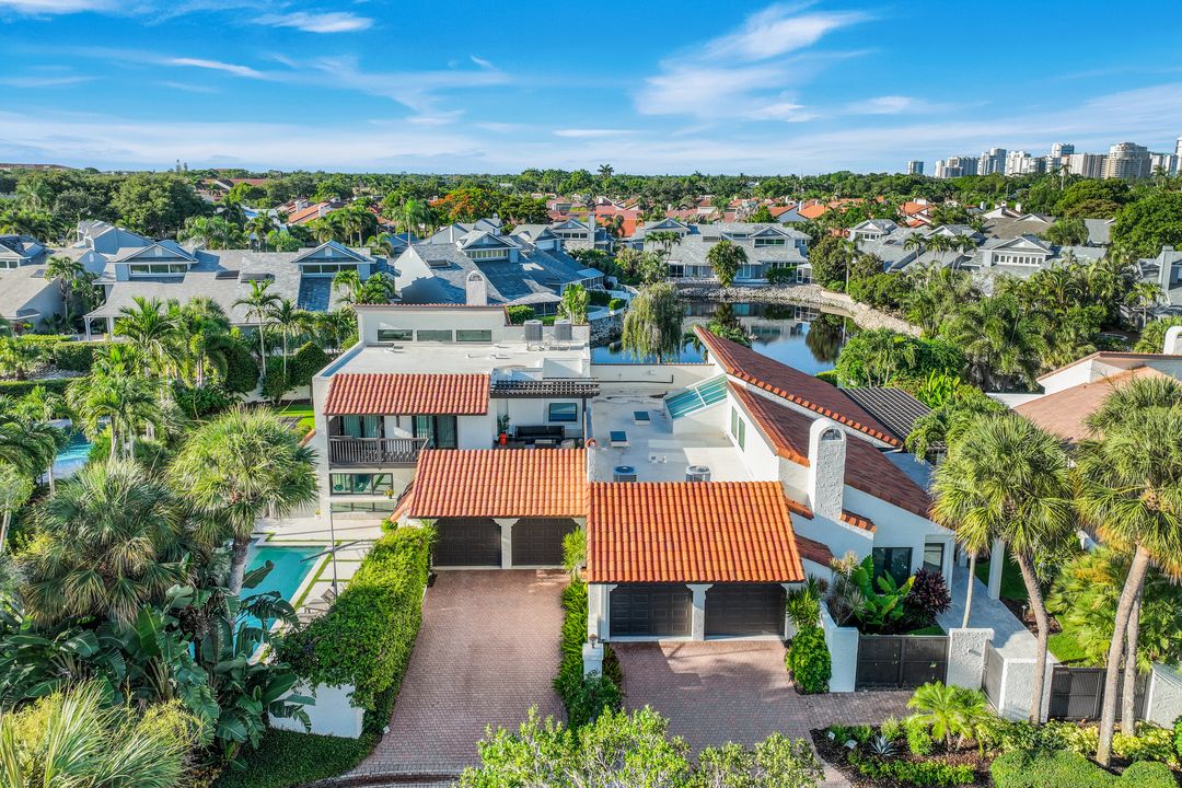 Pelican Bay Blvd, Pelican Bay, FL 34108
