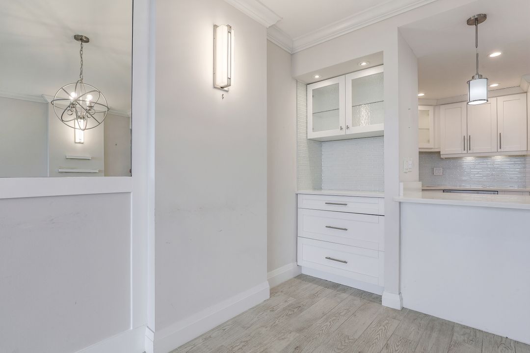 5 Bluebill Ave APT 506, Naples, FL 34108