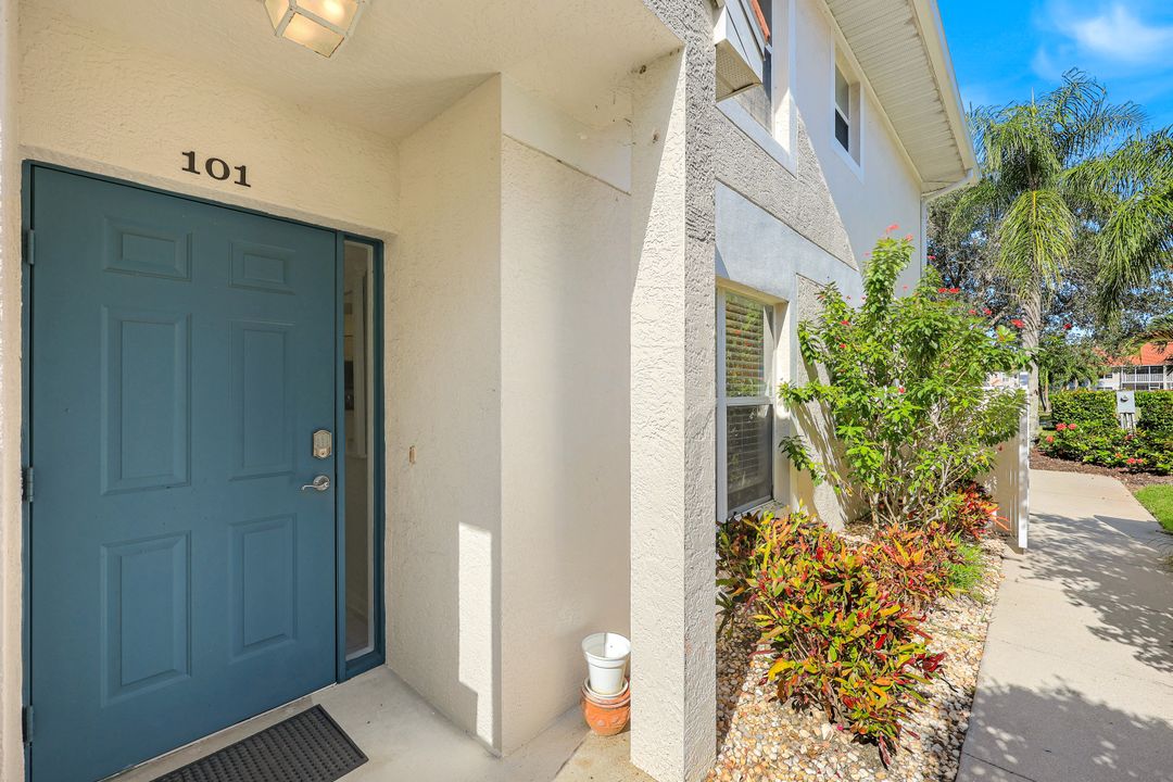 5045 Cedar Springs Dr #101, Naples, FL 34110