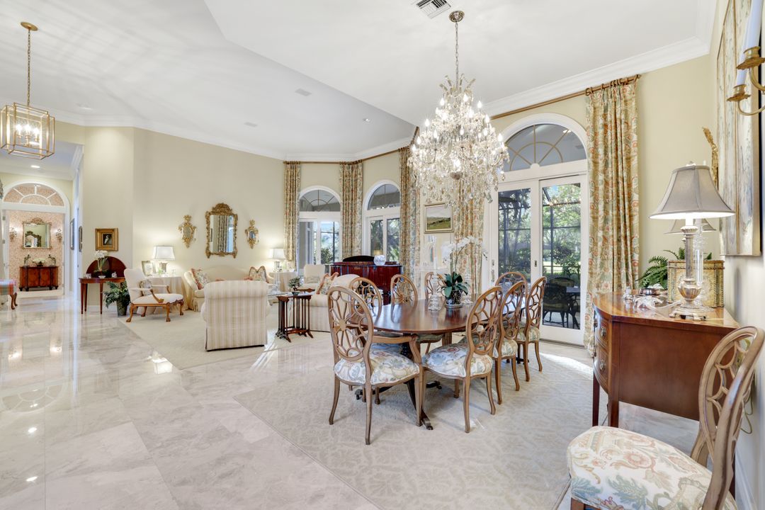 6935 Green Tree Dr, Naples, FL 34108