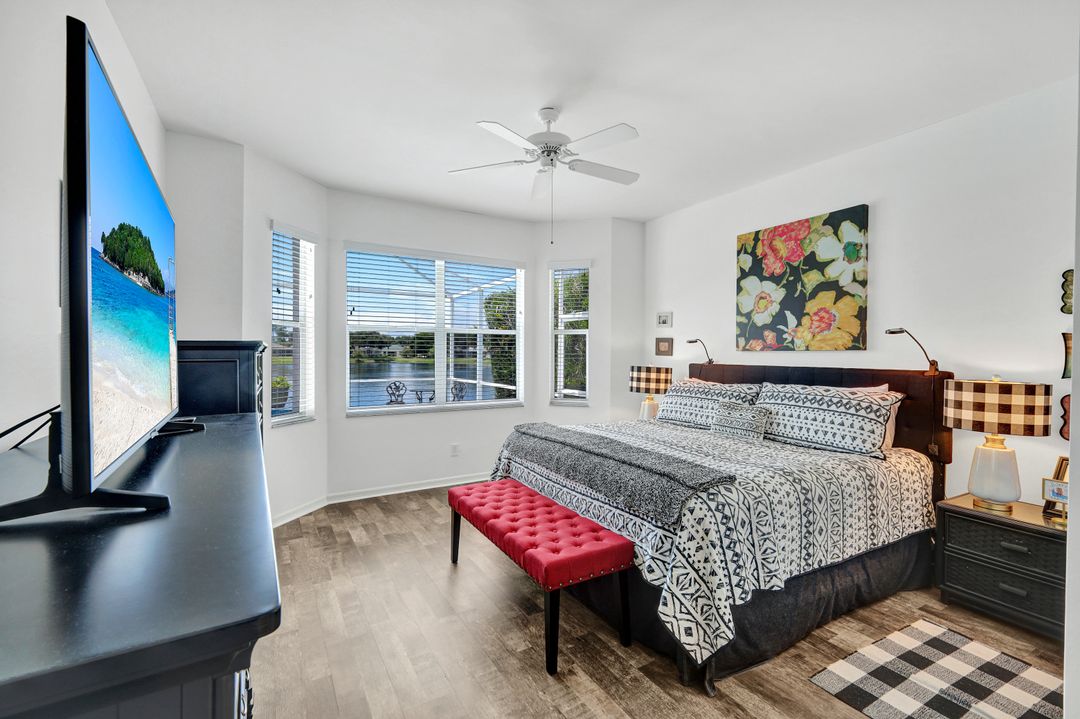 484 Crossfield Cir, Naples, FL 34104