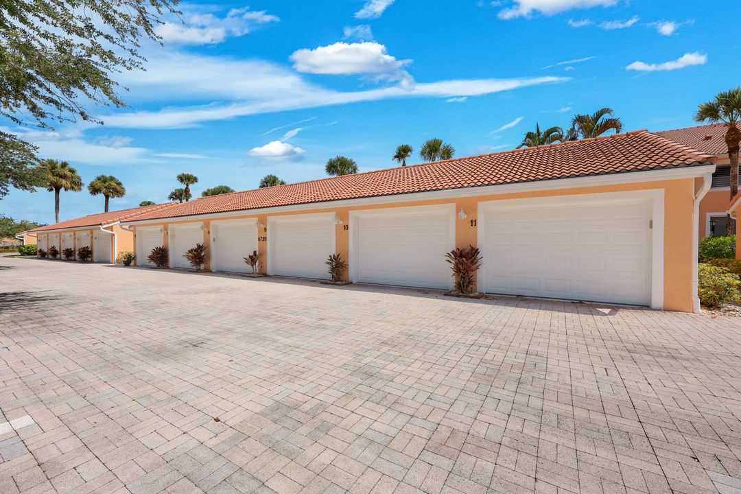 6720 Beach Resort Dr #10, Naples, FL 34114