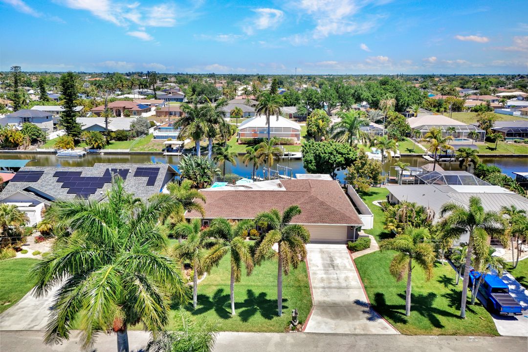 703 SE 33rd Terrace, Cape Coral, FL 33904